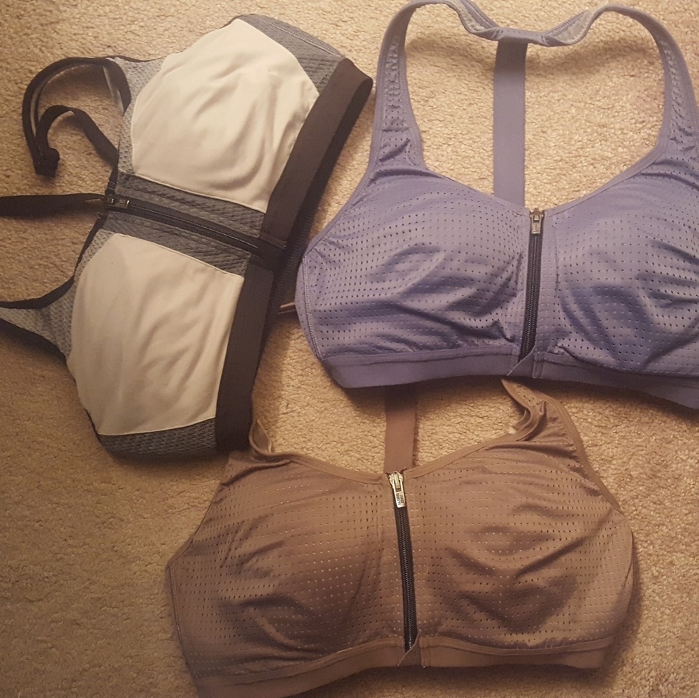 SOLD...........Victoria Secret Knockout Sports Bra